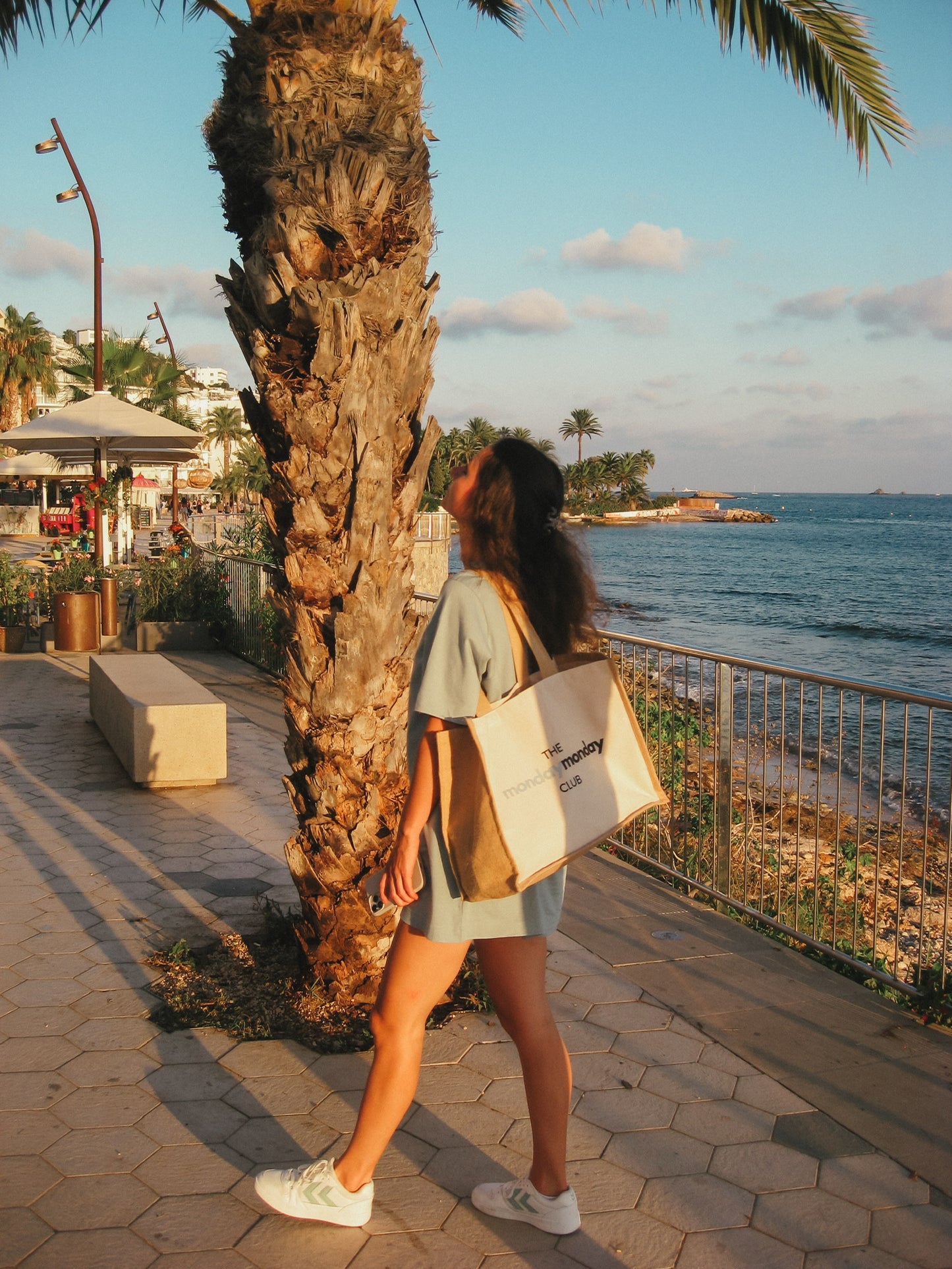 🪐 Monday Ease - Unisex mondaymonday Lifestyle-Tasche